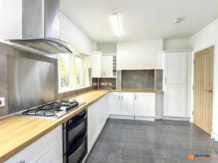 3 bedroom Detached house for sale in Broom Leys Road, Coalville, LE67