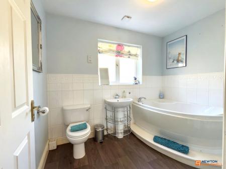 4 bedroom Detached house for sale in Chandlers Croft, Ibstock, LE67