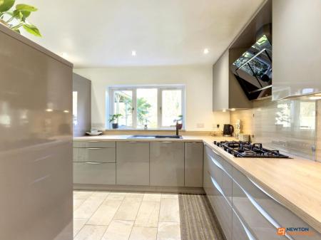 4 bedroom Detached house for sale in Chandlers Croft, Ibstock, LE67