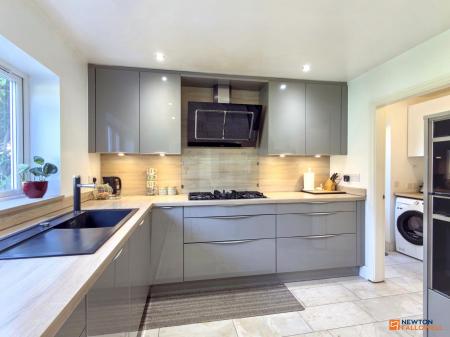 4 bedroom Detached house for sale in Chandlers Croft, Ibstock, LE67