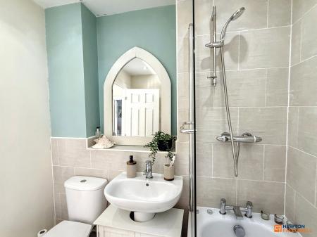 4 bedroom Detached house for sale in Mill Hill Wood Way, Ibstock, LE67