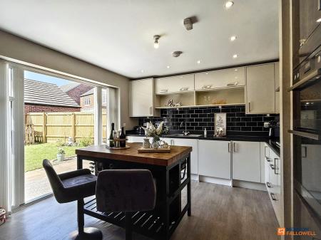 4 bedroom Detached house for sale in Mill Hill Wood Way, Ibstock, LE67