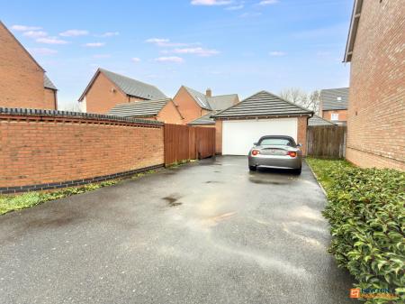 4 bedroom Detached house for sale in Baker Grove, Ibstock, LE67
