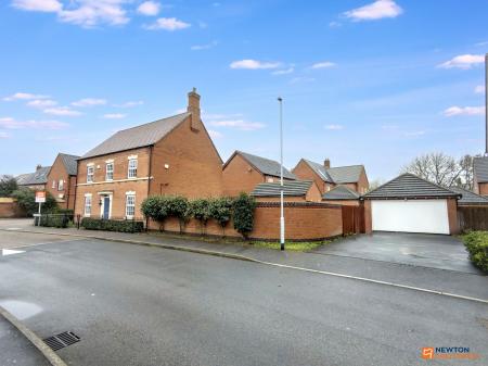 4 bedroom Detached house for sale in Baker Grove, Ibstock, LE67