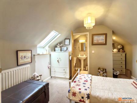 4 bedroom Detached house for sale in Station Road, Hugglescote, LE67