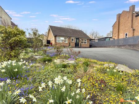 4 bedroom Detached house for sale in Station Road, Hugglescote, LE67