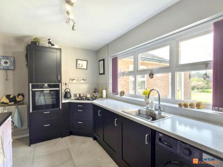 4 bedroom Detached house for sale in Station Road, Hugglescote, LE67