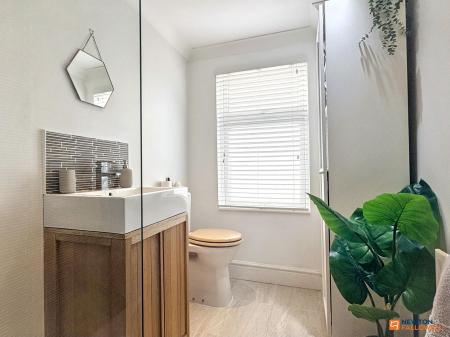 2 bedroom Terraced House for sale in Battram Road, Ellistown, LE67