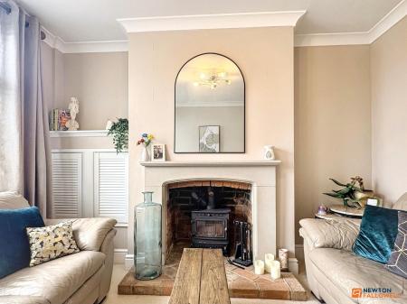 2 bedroom Terraced House for sale in Battram Road, Ellistown, LE67