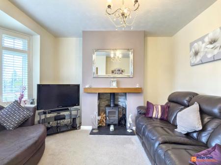 2 bedroom Semi-detached house for sale in Manor Road, Donington Le Heath, LE67