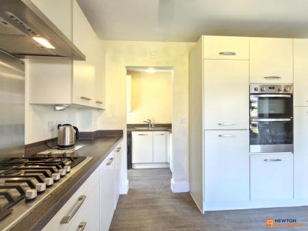 4 bedroom Detached house for sale in Buckthorn Road, Coalville, LE67
