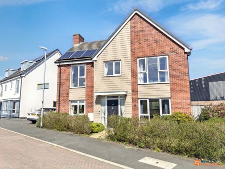 4 bedroom Detached house for sale in Buckthorn Road, Coalville, LE67