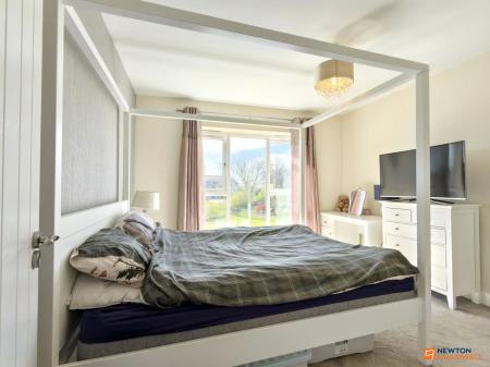 4 bedroom Detached house for sale in Buckthorn Road, Coalville, LE67