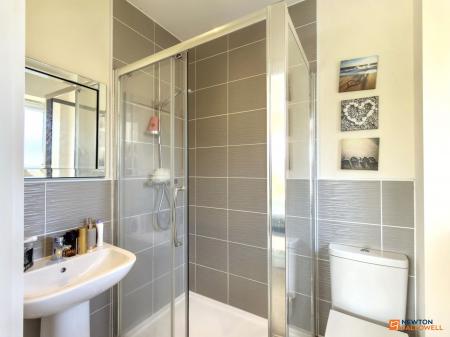4 bedroom Detached house for sale in Buckthorn Road, Coalville, LE67