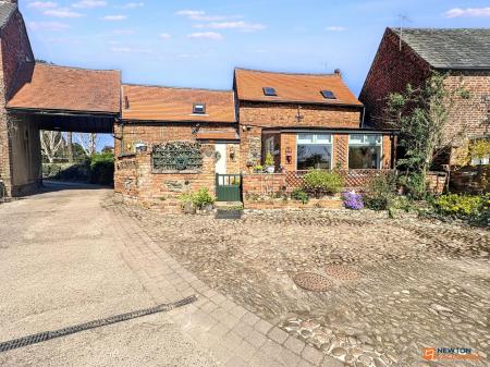 3 bedroom Semi-detached house for sale in Dennis Street, Hugglescote, LE67
