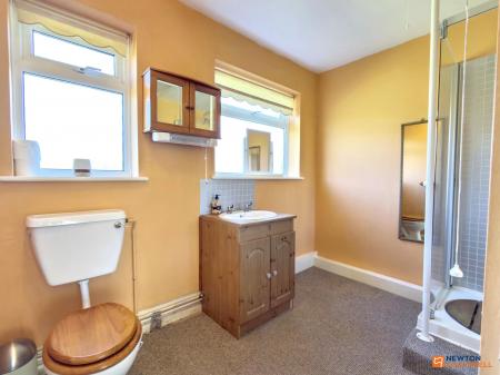 2 bedroom Detached bungalow for sale in Oakham Drive, Coalville, LE67