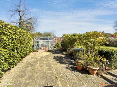 2 bedroom Detached bungalow for sale in Oakham Drive, Coalville, LE67
