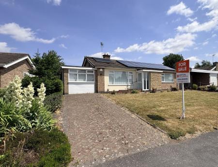 2 bedroom Detached bungalow for sale in Oakham Drive, Coalville, LE67