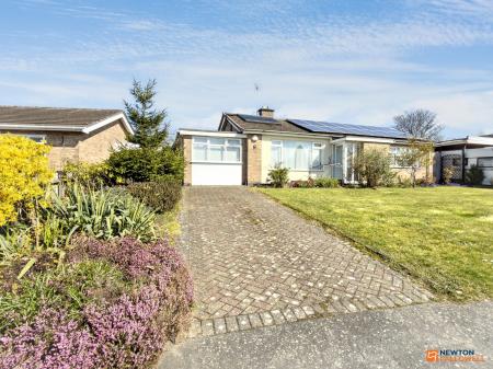 2 bedroom Detached bungalow for sale in Oakham Drive, Coalville, LE67