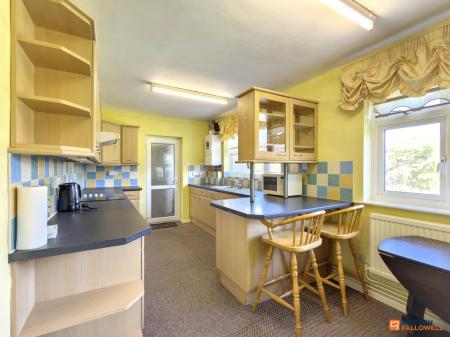 2 bedroom Detached bungalow for sale in Oakham Drive, Coalville, LE67