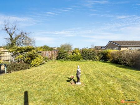 2 bedroom Detached bungalow for sale in Oakham Drive, Coalville, LE67