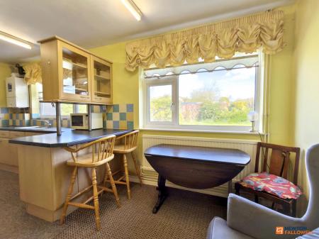 2 bedroom Detached bungalow for sale in Oakham Drive, Coalville, LE67
