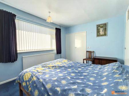 2 bedroom Detached bungalow for sale in Oakham Drive, Coalville, LE67