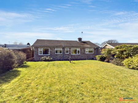 2 bedroom Detached bungalow for sale in Oakham Drive, Coalville, LE67