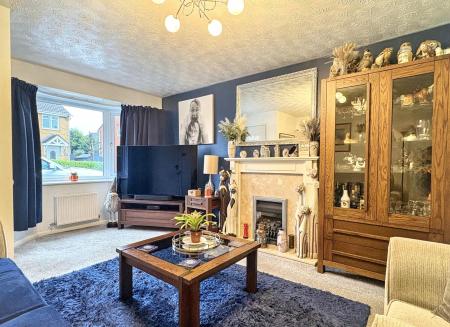 3 bedroom Semi-detached house for sale in Chichester Close, Ellistown, LE67