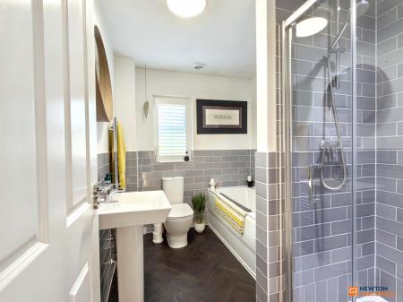 4 bedroom Detached house for sale in Cowslip Lane, Coalville, LE67
