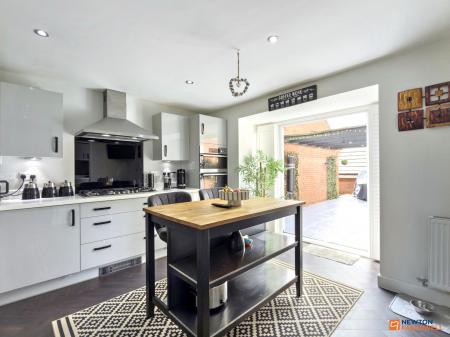 4 bedroom Detached house for sale in Cowslip Lane, Coalville, LE67