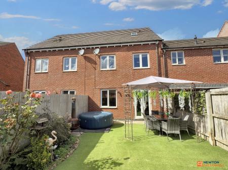 4 bedroom Terraced House for sale in Usbourne Way, Ibstock, LE67
