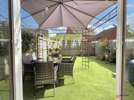 4 bedroom Terraced House for sale in Usbourne Way, Ibstock, LE67