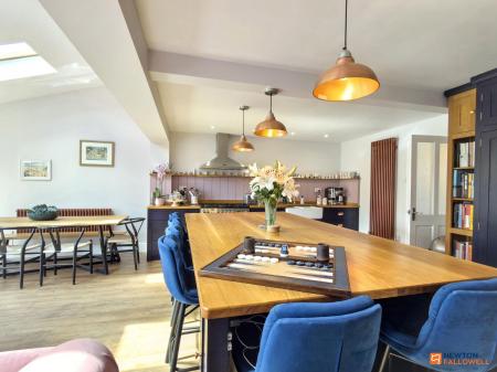 4 bedroom Detached house for sale in Church Lane, Whitwick, LE67