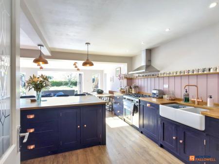 4 bedroom Detached house for sale in Church Lane, Whitwick, LE67