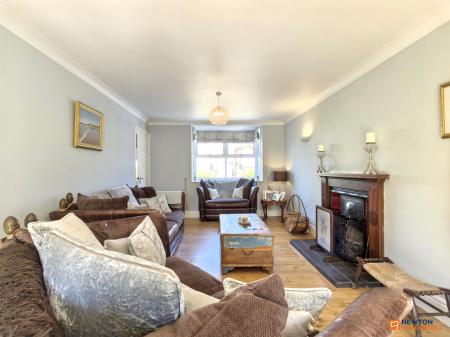 4 bedroom Detached house for sale in Church Lane, Whitwick, LE67