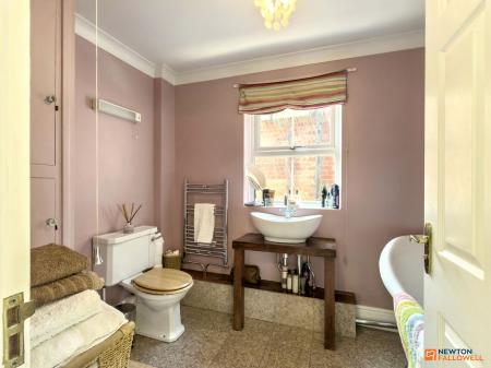 4 bedroom Detached house for sale in Church Lane, Whitwick, LE67