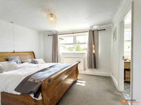 4 bedroom Detached house for sale in Church Lane, Whitwick, LE67