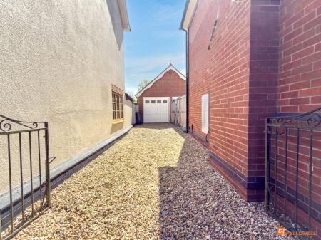 4 bedroom Detached house for sale in Church Lane, Whitwick, LE67