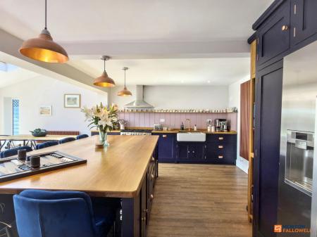 4 bedroom Detached house for sale in Church Lane, Whitwick, LE67