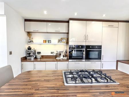 3 bedroom Semi-detached house for sale in Forest Road, Coalville, LE67