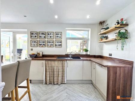 3 bedroom Semi-detached house for sale in Forest Road, Coalville, LE67