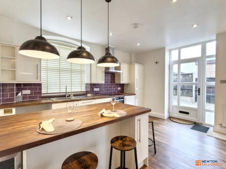 3 bedroom Semi-detached house for sale in The Green, Markfield, LE67
