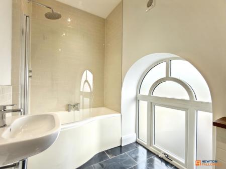 3 bedroom Semi-detached house for sale in The Green, Markfield, LE67