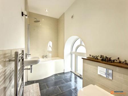 3 bedroom Semi-detached house for sale in The Green, Markfield, LE67