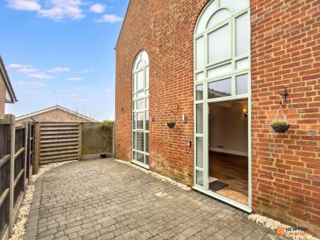 3 bedroom Semi-detached house for sale in The Green, Markfield, LE67