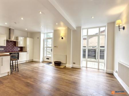 3 bedroom Semi-detached house for sale in The Green, Markfield, LE67