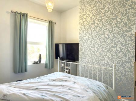 2 bedroom Terraced House for sale in Belvoir Road, Coalville, LE67
