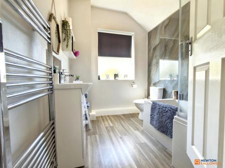 2 bedroom Terraced House for sale in Belvoir Road, Coalville, LE67