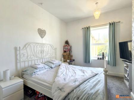 2 bedroom Terraced House for sale in Belvoir Road, Coalville, LE67